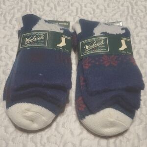 Woolrich Women's Blue and White Snowflake Socks